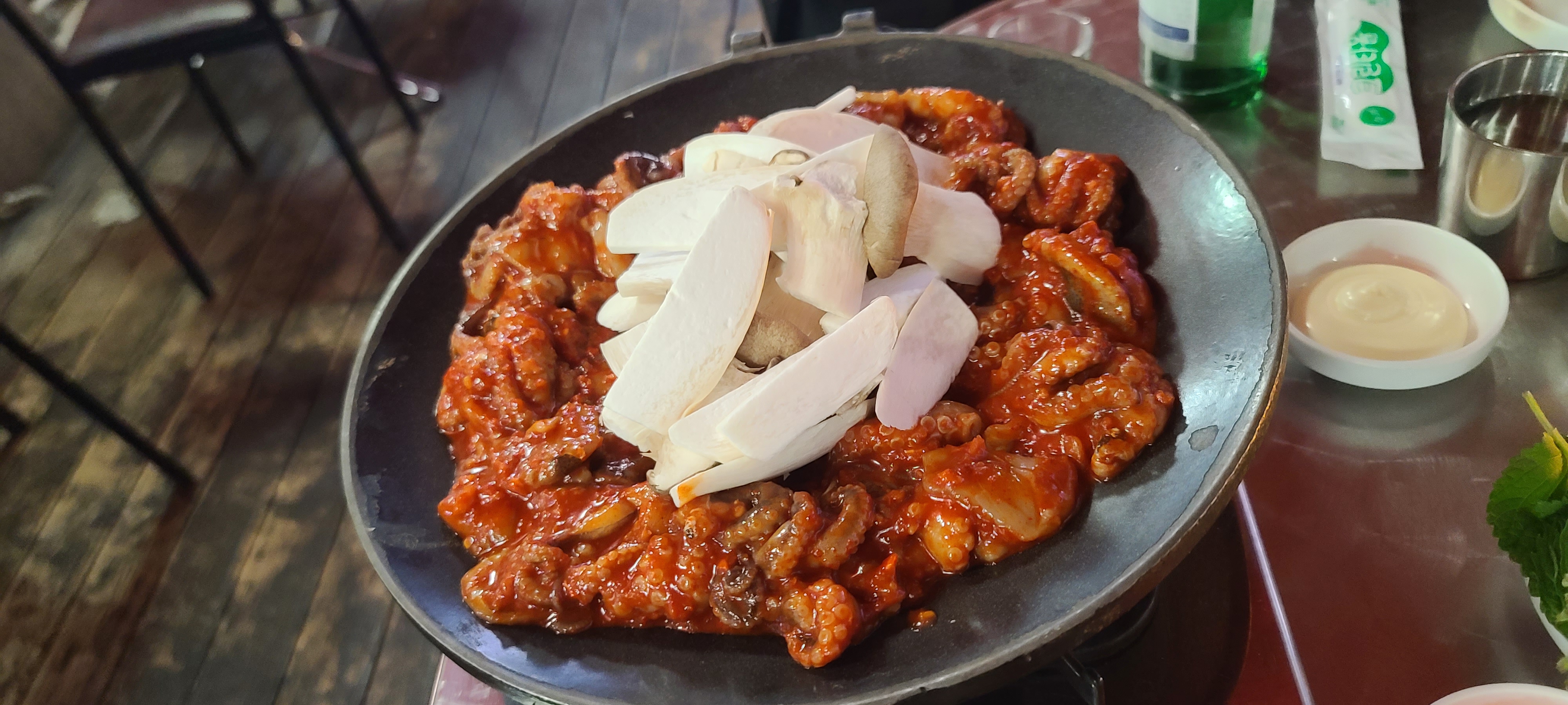 야탑역 맛집 용두동 쭈꾸미 주꾸미볶음 보양식 야탑맛집 용두동辛쭈꾸미 술안주 친절한가게 깔끔한내부 배고파 쭈꾸미철판볶음