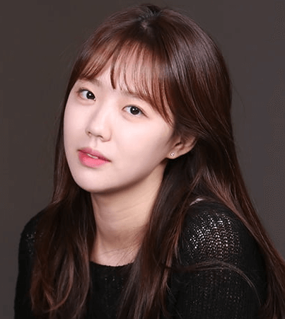 지예은-얼굴-클로즈업-사진