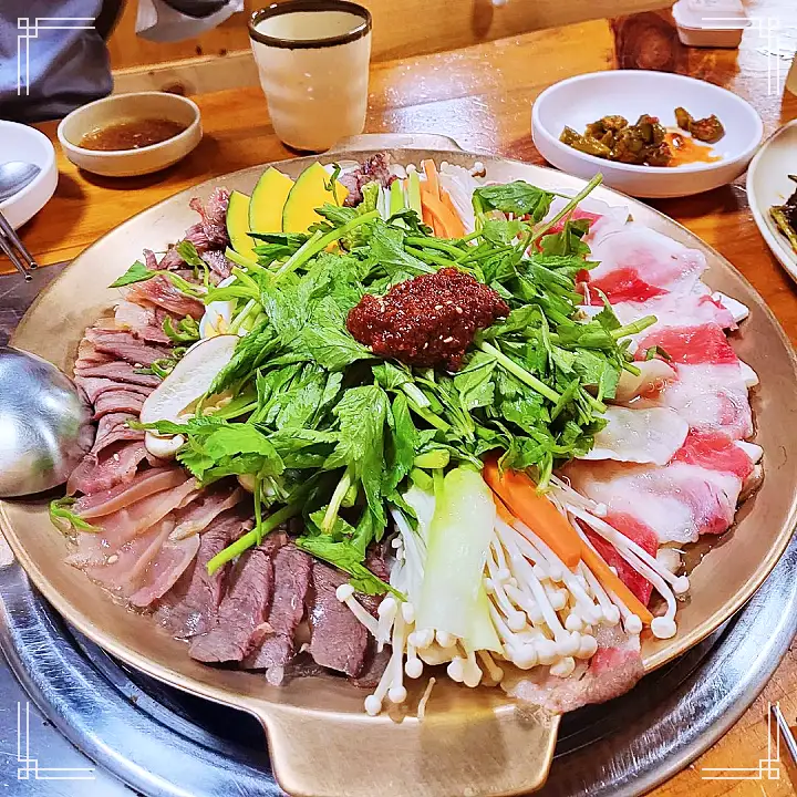 생방송오늘저녁 차돌 어복쟁반 연 매출 6억 65년 전통 비법 노포 밀면 손만두 송파구 방이동 맛집 추천