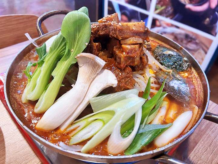 돈쭐내러왔습니다 전복 갈비찜 해신탕 소갈비찜 먹방 조권 60kg 도전 강서구 까치산역 맛집 이영자 2AM 조권 방송 소개