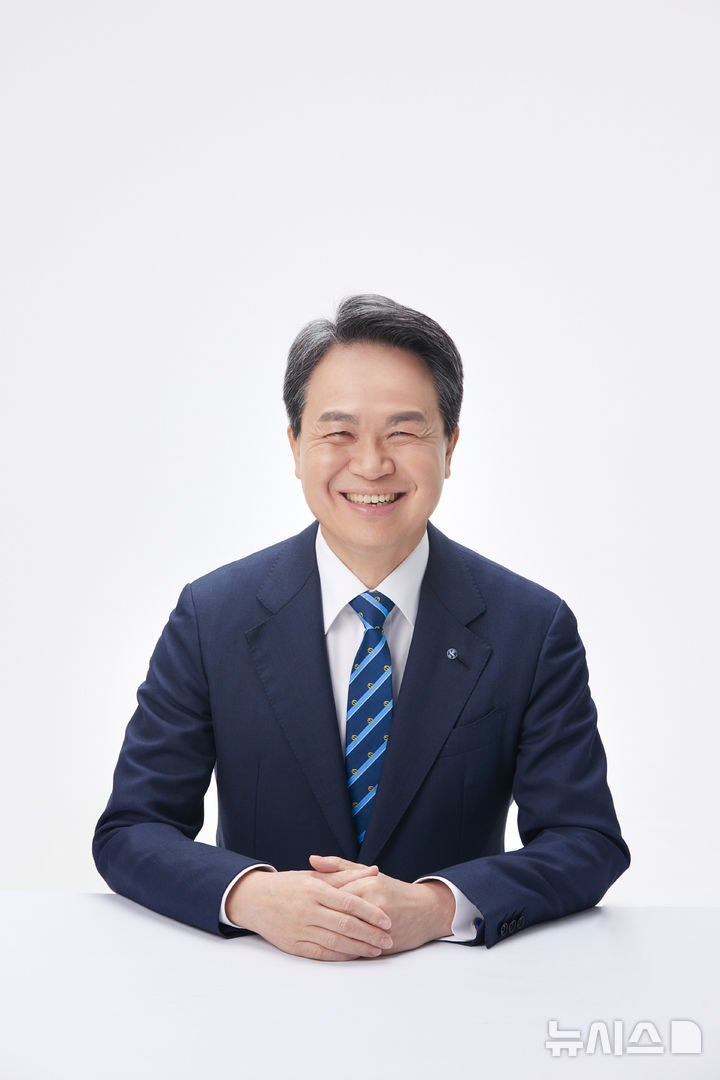 신한금융의 글로벌 투자자 대상 IR 전략 도식