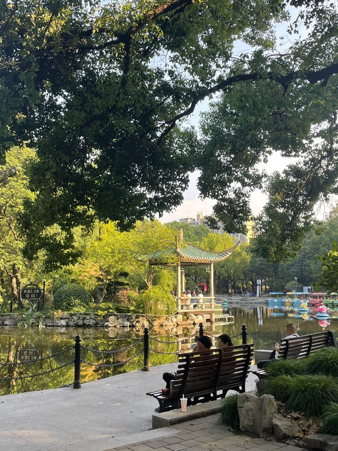 루쉰공원 벤치 사진