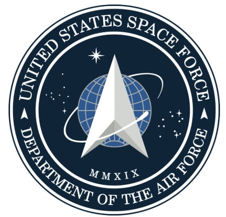 미국 우주 미래 사령부의 공식 로고. 우주선을 형상화한 심볼이 지구와 별을 배경으로 배치되어 있으며, 'United States Space Force'와 'Department of the Air Force' 텍스트가 둘러싸고 있음