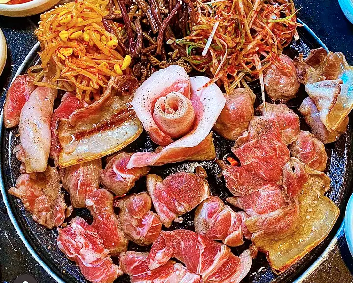 줄서는식당 48회 홍수현 제주 흑돼지 냉삼 꽃치마살 관자 구이 순두부찌개 비빔칼제비 강남 압구정 고기집 맛집