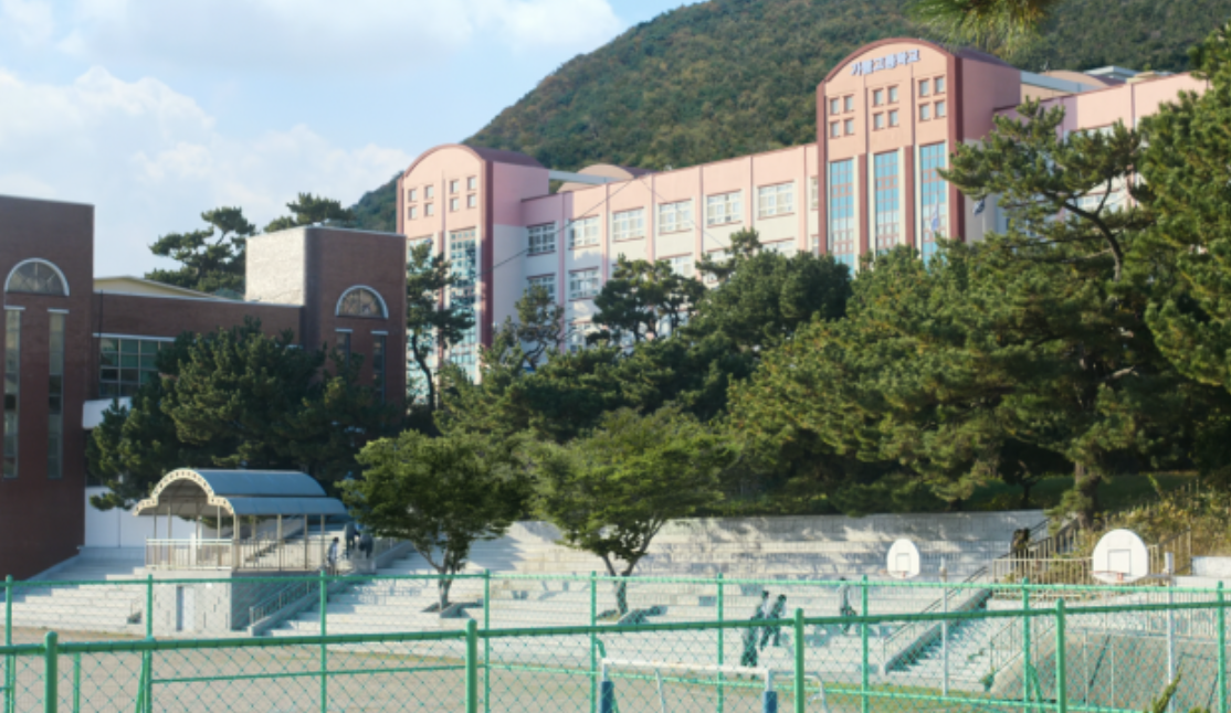 고백의 역사 학교