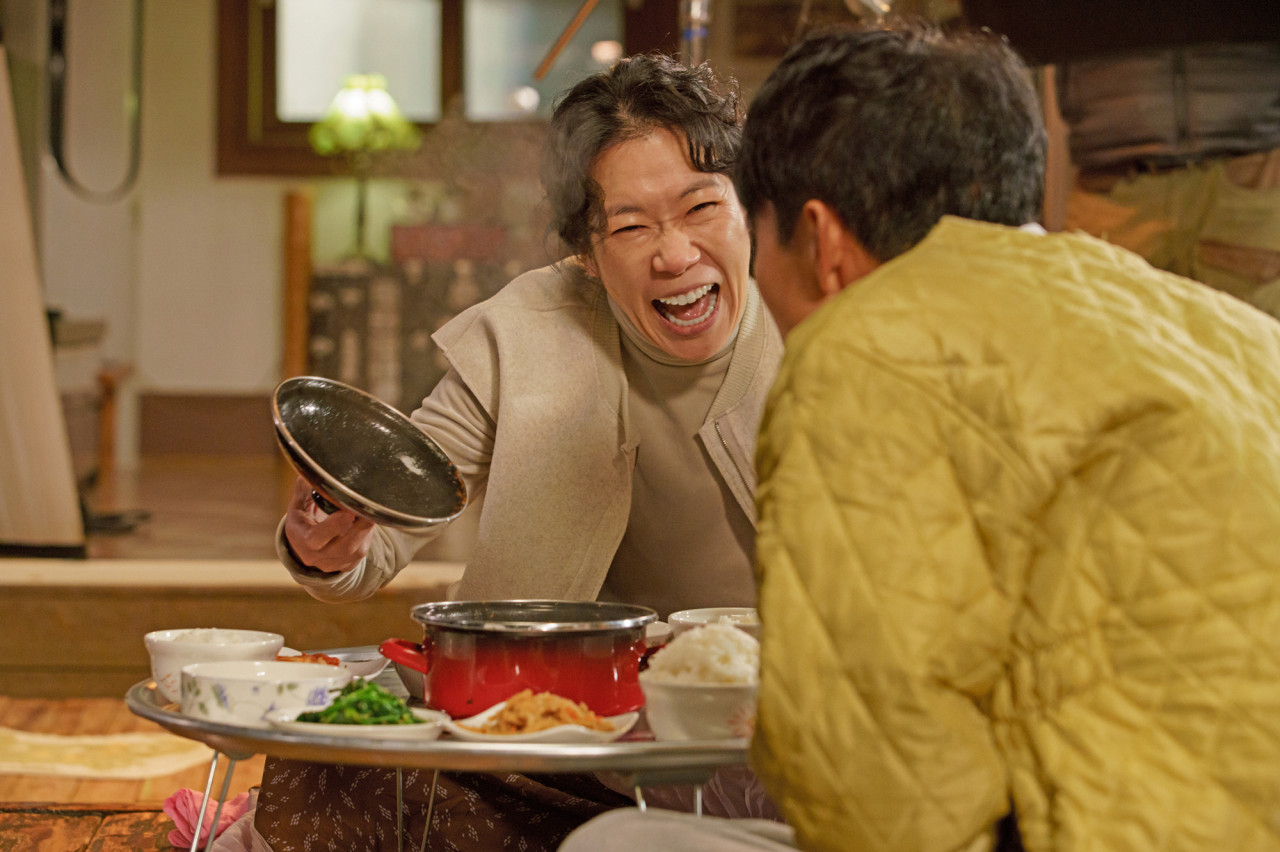 웅남이 손익분기점 출연진 평점