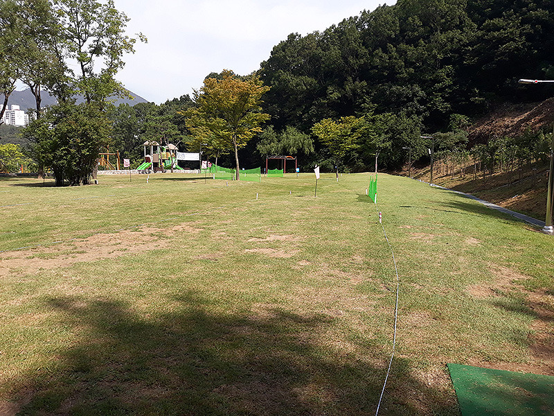군포 초막골파크골프장. 경기도 군포시 산본동 917-3 (초막골생태공원 내)