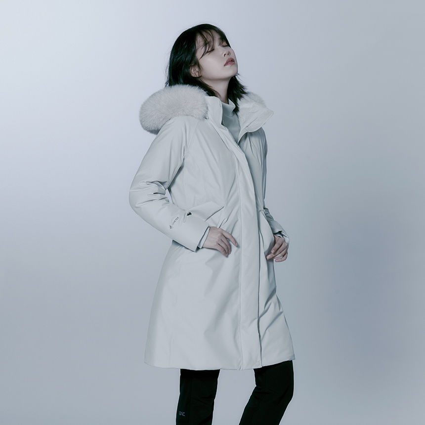 아이유 패딩-블랙야크