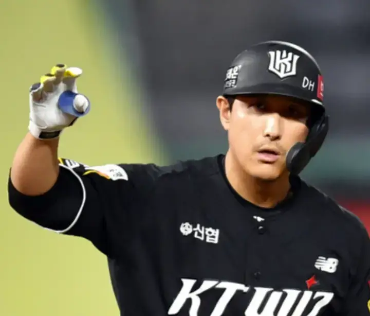 야구선수-황재균-사진