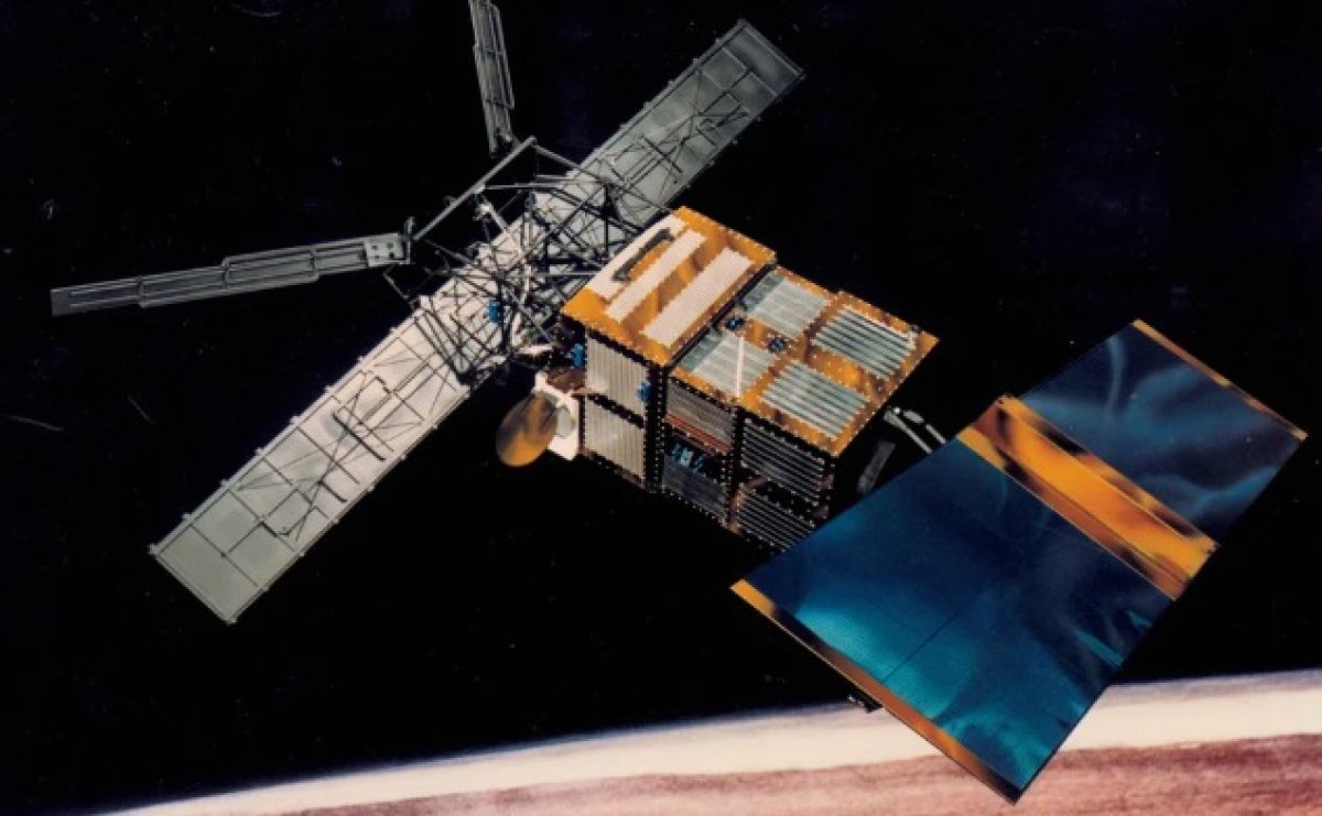 ERS-2 (European Remote Sensing Satellite 2) 인공 위성