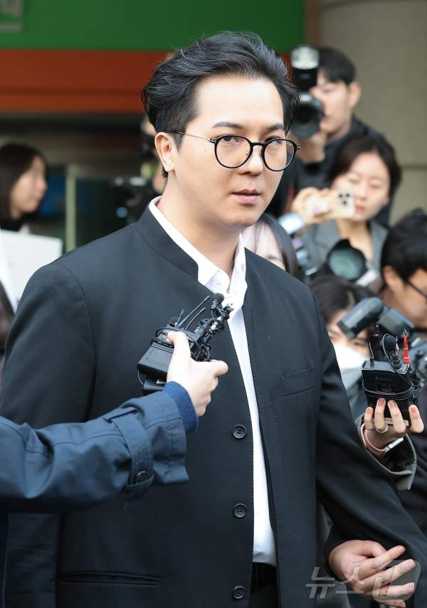 송민호 병역법 위반 징역 1년 6개월 구형... 102일 무단이탈 및 재복무 의사 총정리