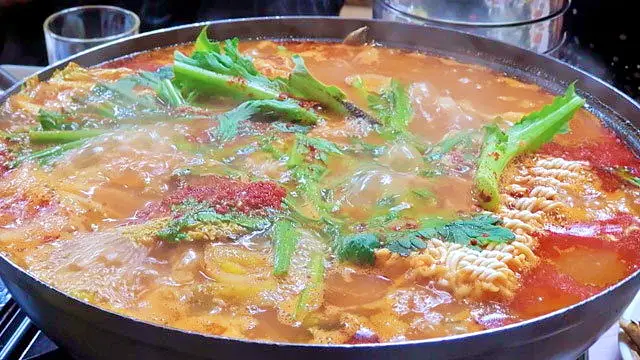갓 잡아 신선한 산천어 요리 한 상 산천어회, 산천어반건조, 산천어매운탕, 산천어구이 강원 화천 맛집