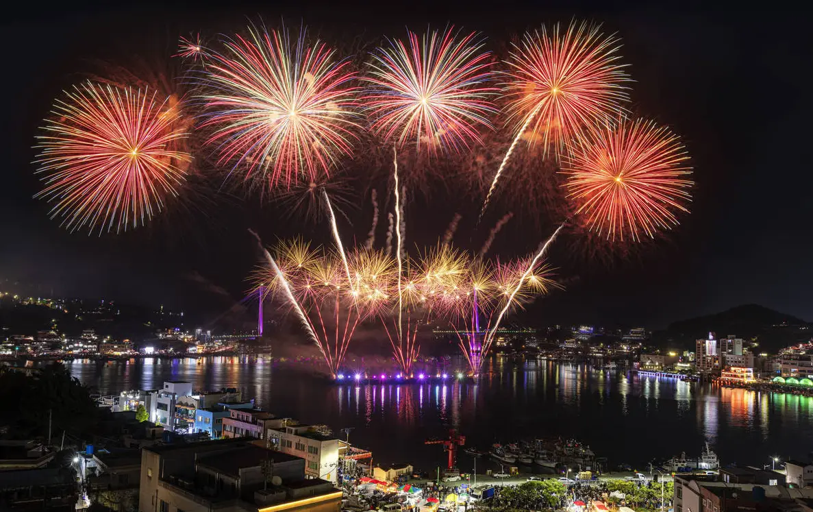 2025 여수밤바다 불꽃축제 일정 프로그램 명당 교통 주변 맛집 및 숙소 추천 