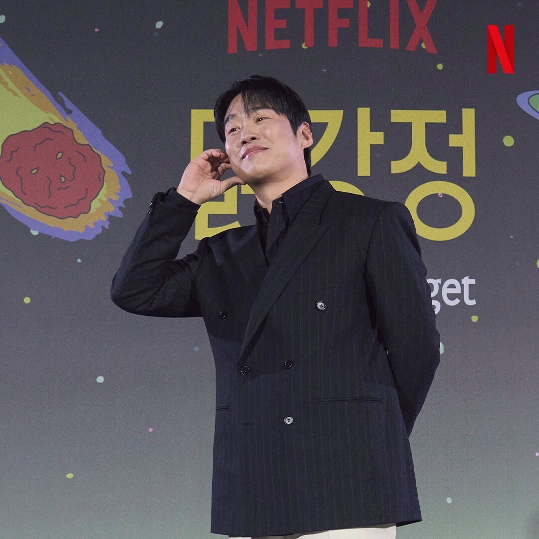 안재홍-닭강정