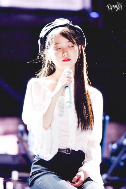 아이유 사진 모음 / 무대 코디 패션 / 일상 사복 패션