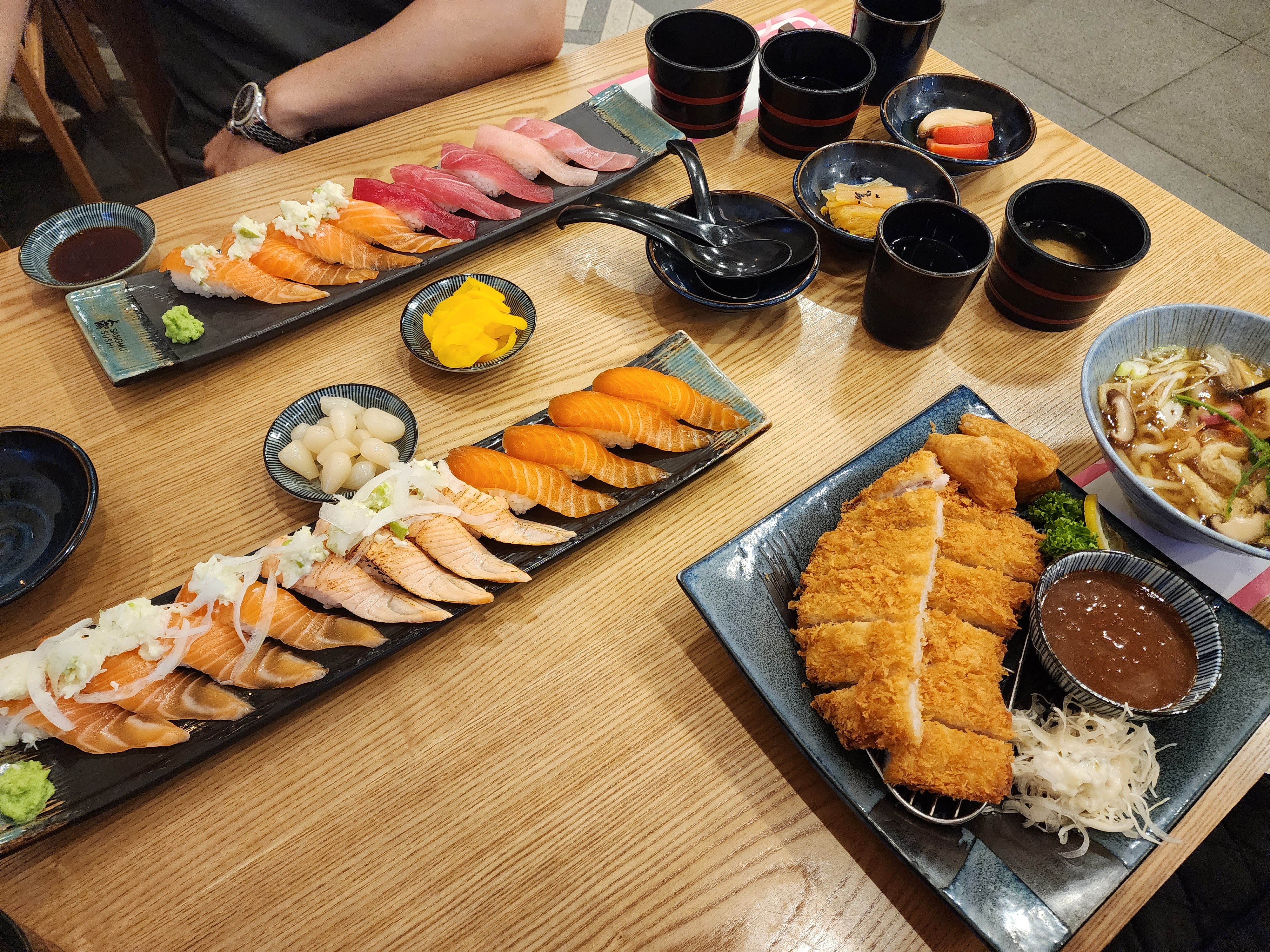 참치 연어세트, 연어 3종세트, 런치 돈가스 세트