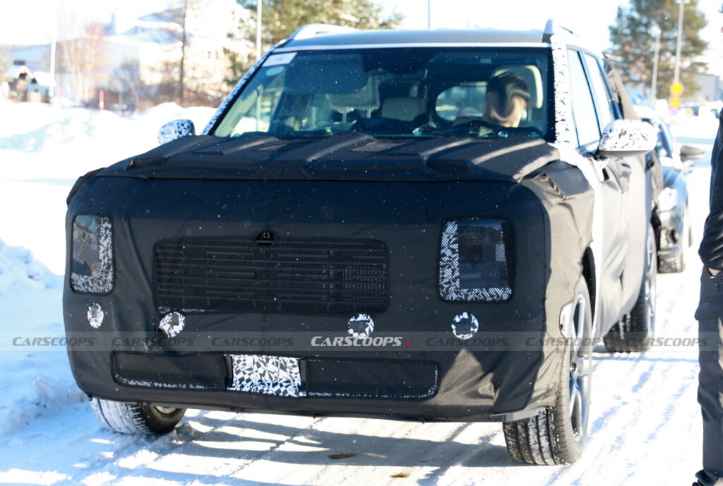 현대자동차가 내년 선보일 대형 SUV '팰리세이드 풀체인지(LX3)' 테스트카가 새롭게 포착됐다.