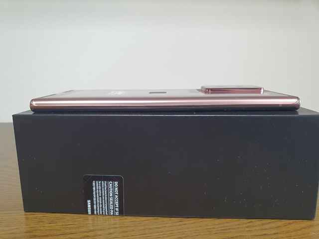 갤럭시 노트20 울트라 미스틱 브론즈 사이드 외관