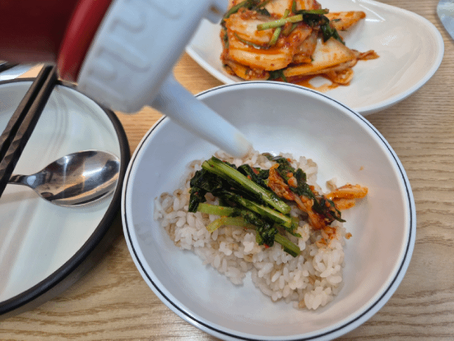 으슬으슬 추운날 따끈한 칼국수 한 그릇 &lt;맛.칼&gt;