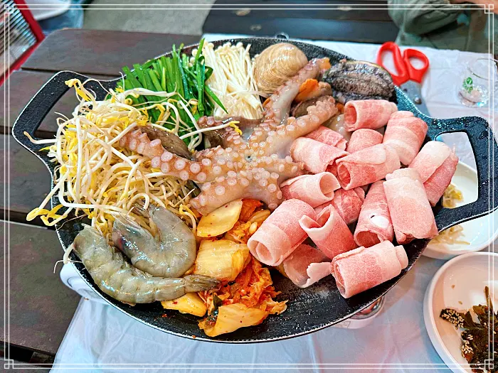 여수 낭만포차 거리 맛집 해물 삼합, 꼬막 무침