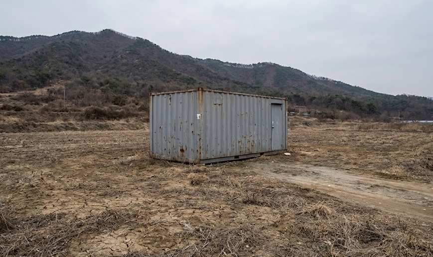 "빈 땅에 컨테이너 하나 놨을 뿐인데 철거하라고요?" 과태료 폭탄 피하는 '가설건축물'의 비밀