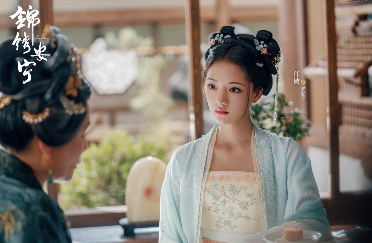 금수안녕-할머니와 임민-이야기 하는 모습