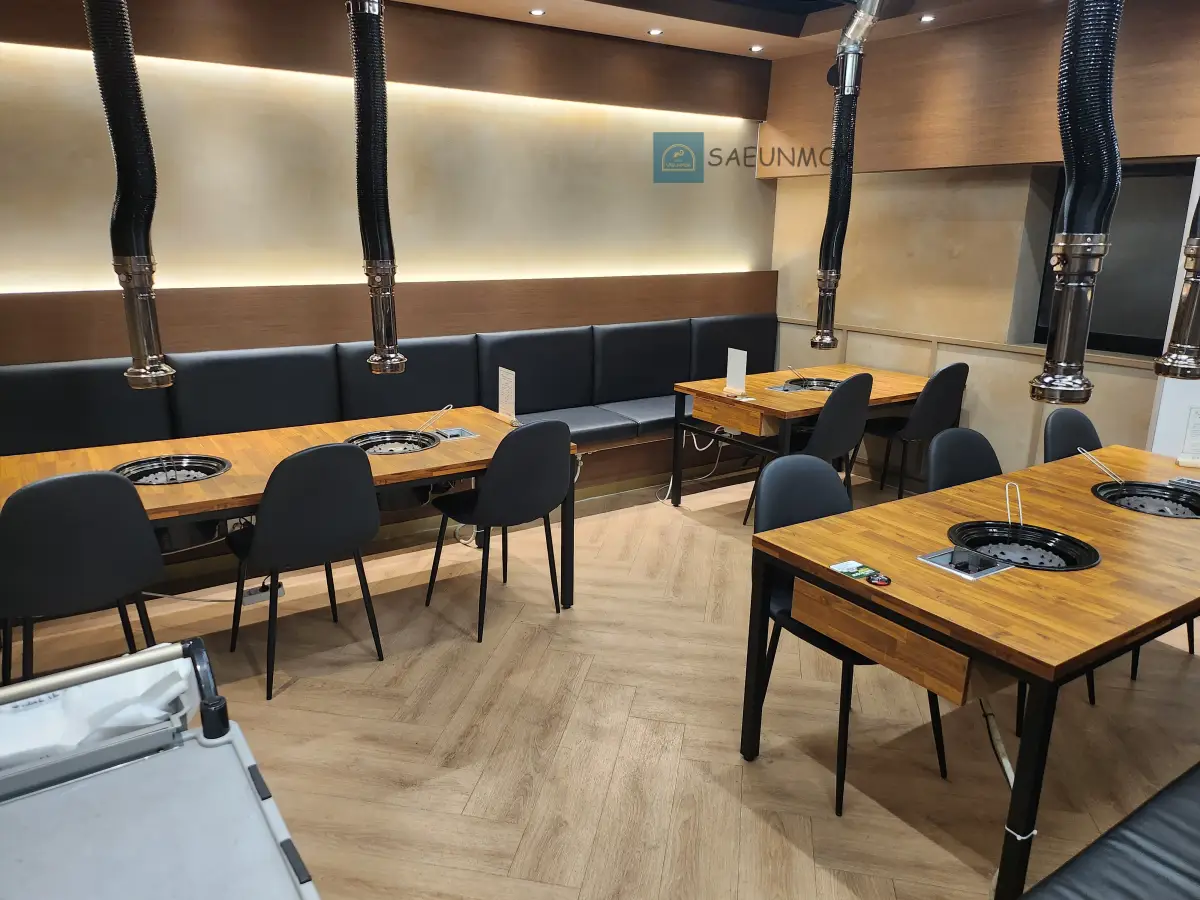 다로갈비-내부 테이블