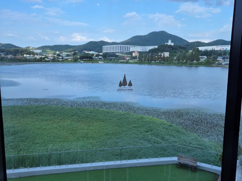 데이트하기-좋은-카페-실내뷰