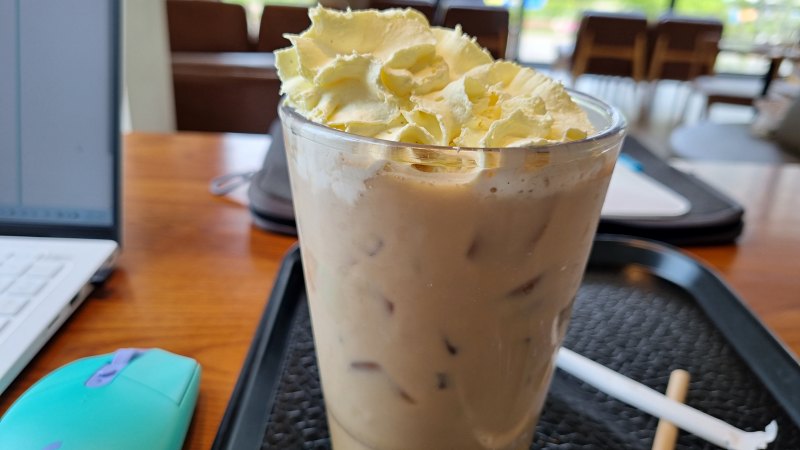 슈크림 라떼 냠냠