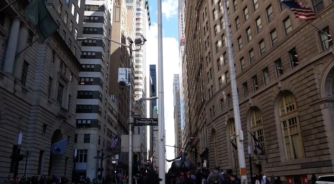 뉴욕 여행 명소로 꼽히는 월가의 황소