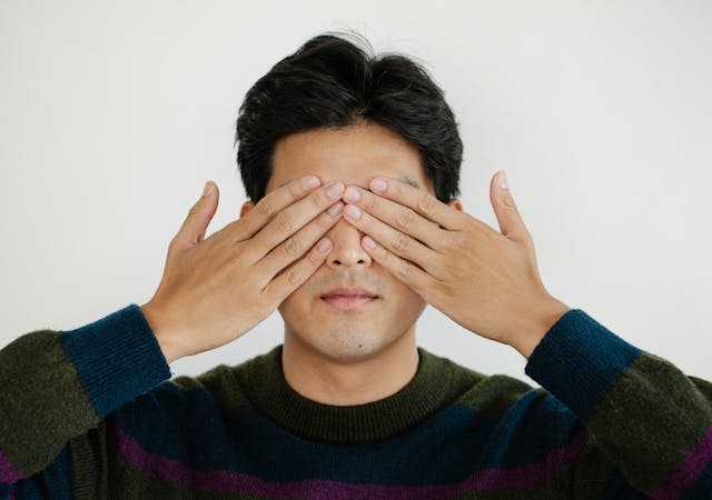 눈가려움