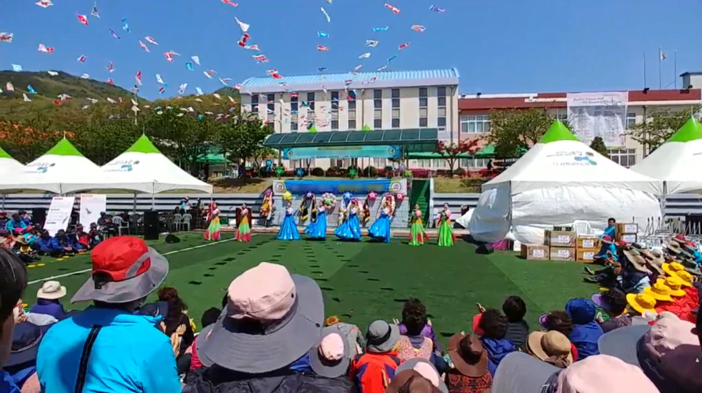 운동회를 기억하게 한 면민의 날, 강진 땡벌이 울려 퍼진 새우젓축제 — 강화도에서 보낸 축제의 날들 4
