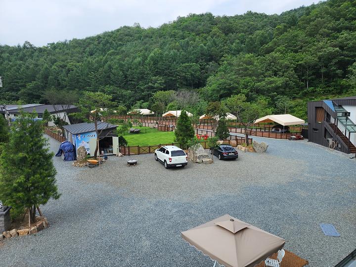 반려견과 함께, 그자리 야영장 소개