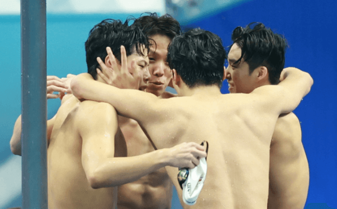 계영 800m 신기록