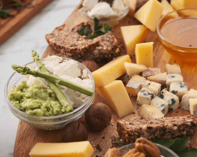 치즈, 견과류 등 건강한 간식