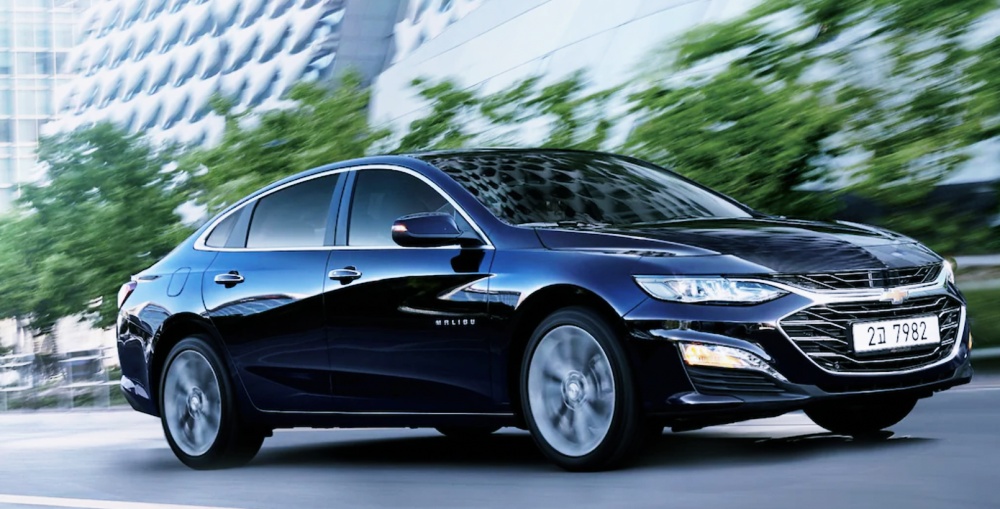 도심을-달리는-말리부