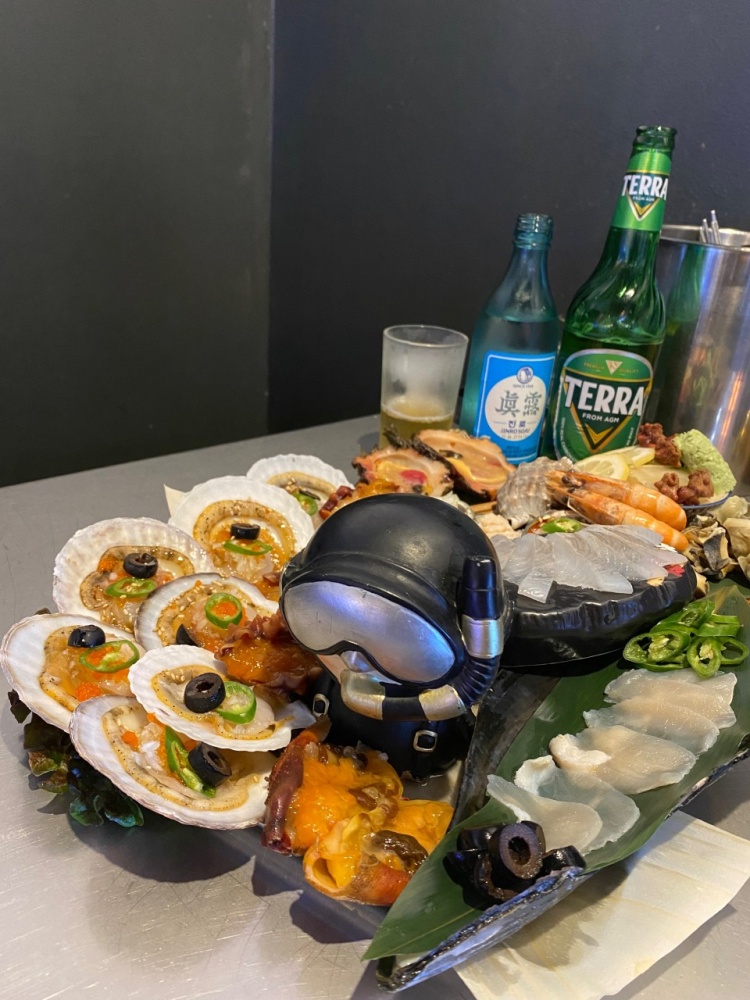 이색 떡볶이 대결 싱싱한 해산물 실내포차 홍게 떡볶이 강남 교대역 맛집 추천 생방송투데이 리얼맛집 오늘방송 수요맛전