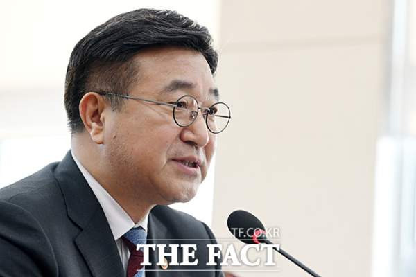 윤호중 행안부 장관 프로필 나이 고향 학력 경력 가족 논란 (장윤기 사건 사과 및 스타벅스 탱크데이 이슈 핵심 정리)