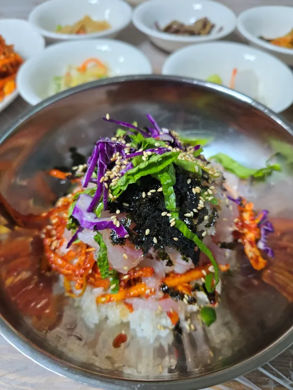 회덮밥