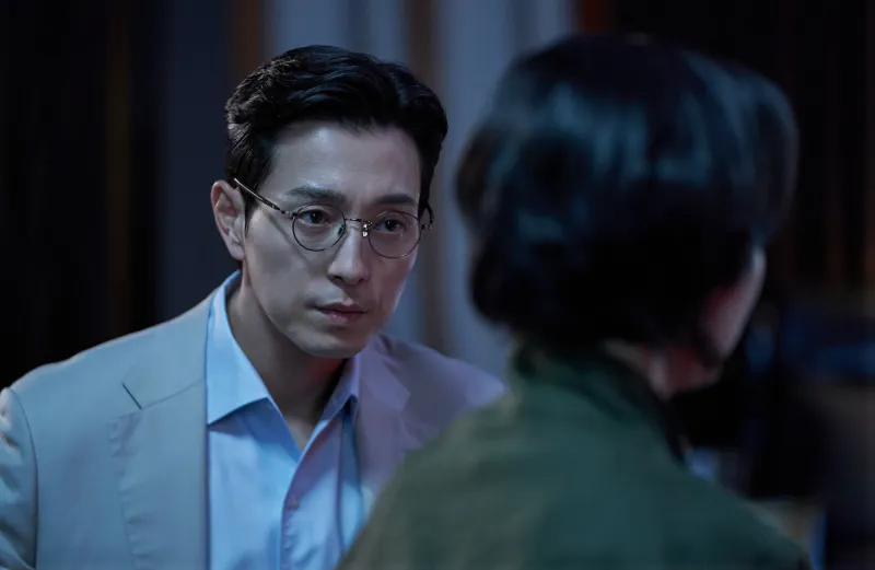 살인자 리포트&#44; 조여정&#44; 정성일&#44; 한국 스릴러 영화&#44; 2025년 영화&#44; 심리 스릴러&#44; 기자와 살인범&#44; 인터뷰 스릴러&#44; 청소년관람불가 영화&#44; 살인자 리포트 리뷰&#44; 살인자 리포트 결말&#44; 살인자 리포트 해석&#44; 살인자 리포트 예매율&#44; 살인자 리포트 조여정 정성일&#44; 연극 같은 영화&#44; 한정된 공간 영화&#44; 두뇌 게임 스릴러&#44; 영화 추천&#44; 한국 범죄 영화