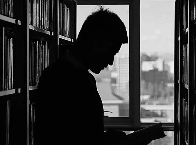 괄목상대 - 성장하는 사람들이 책에서 손을 놓지 않는 이유