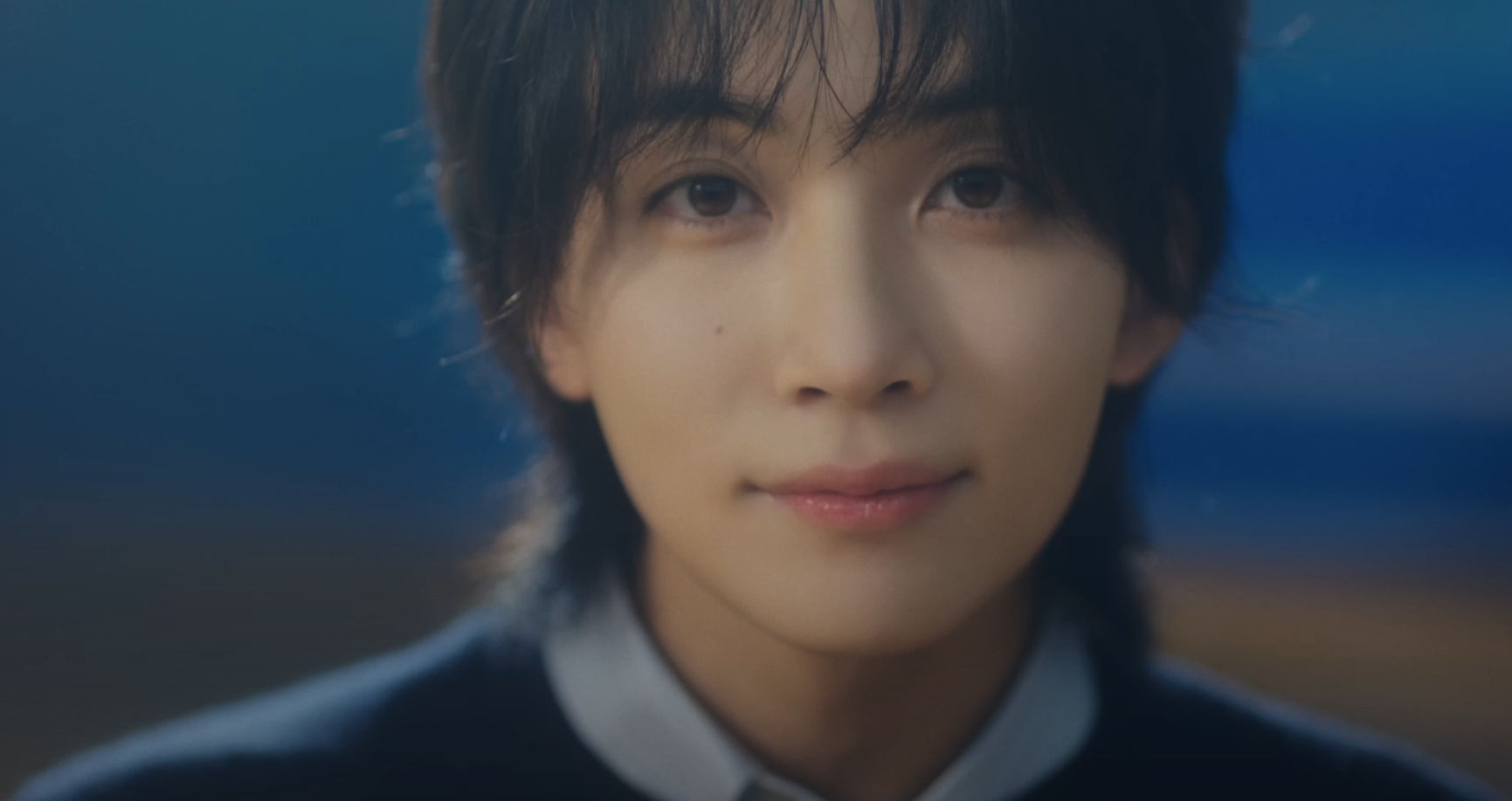 정환이 안경을 벗는 순간