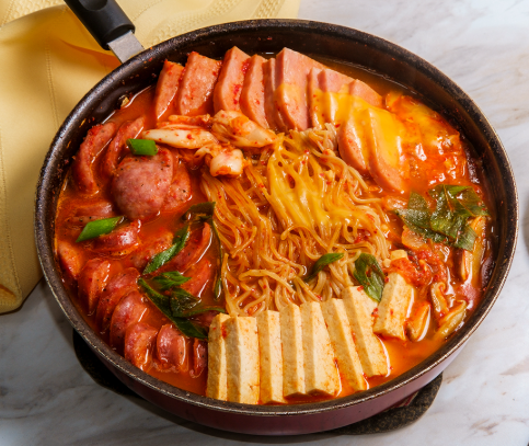 부대찌개와 잘 어울리는 스팸