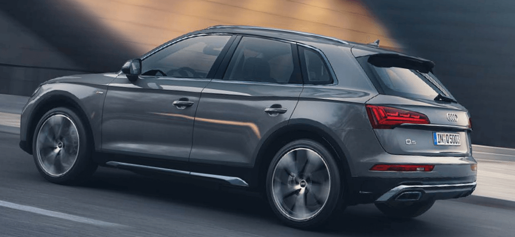 아우디-Q5-측면