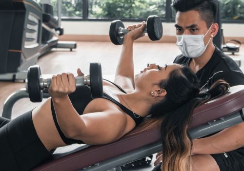 체육시설이용소득공제확대 -역기드는 여자