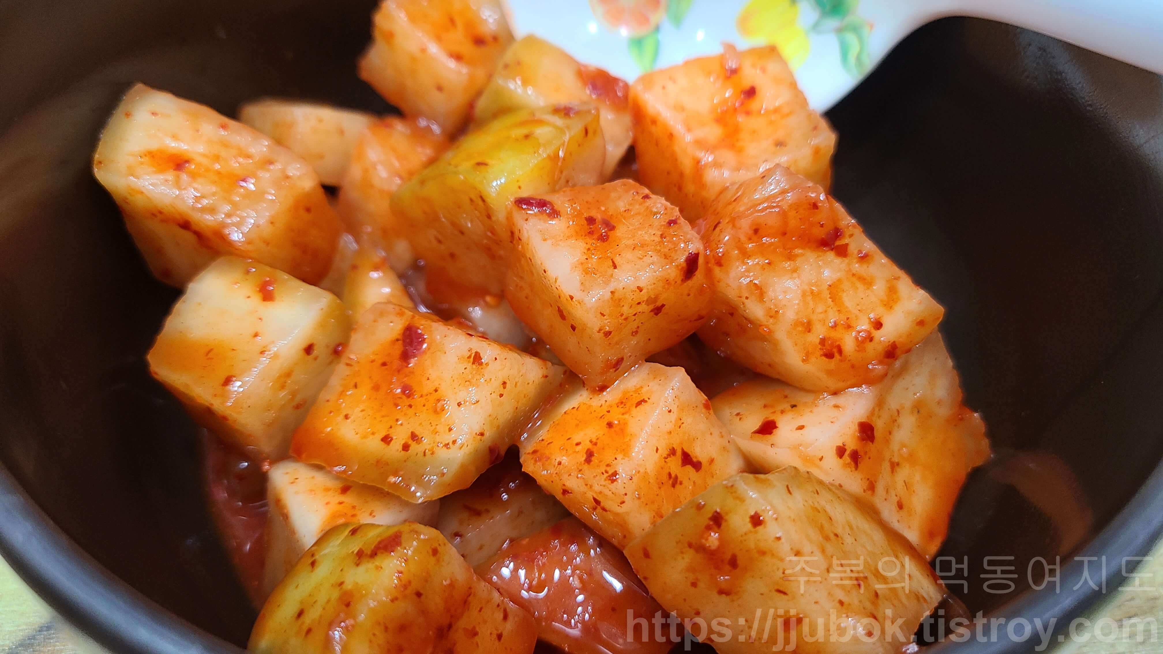 작전동-서울녹각삼계탕-밑반찬-깍두기