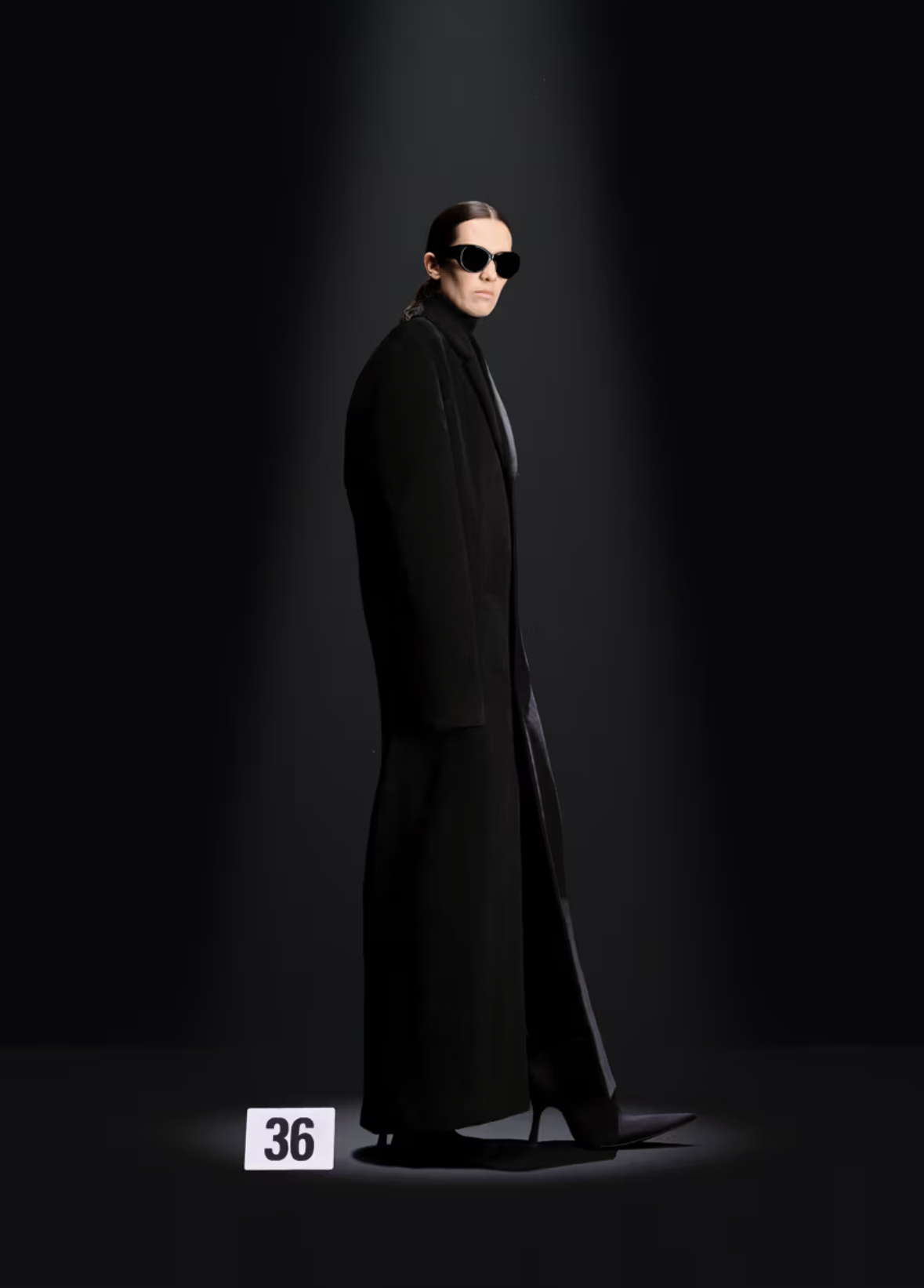 발렌시아가-꾸뛰르-컬렉션-사진-룩북