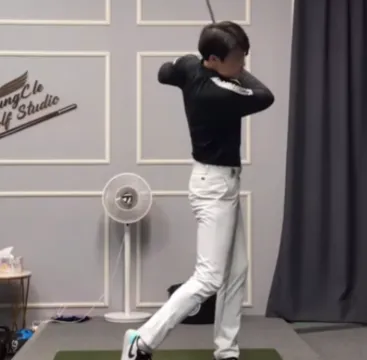 골프 치킨윙 교정방법