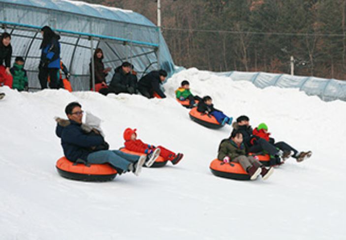 충남 청양 알프스마을 칠갑산 얼음분수축제