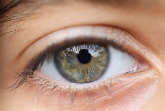 눈 실핏줄 터짐&amp;#44; 단순 피로일까?